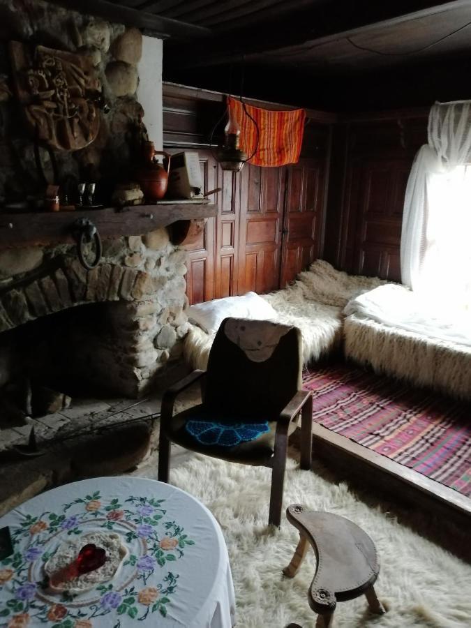 Къщата На Художника Hotell Zheravna Eksteriør bilde